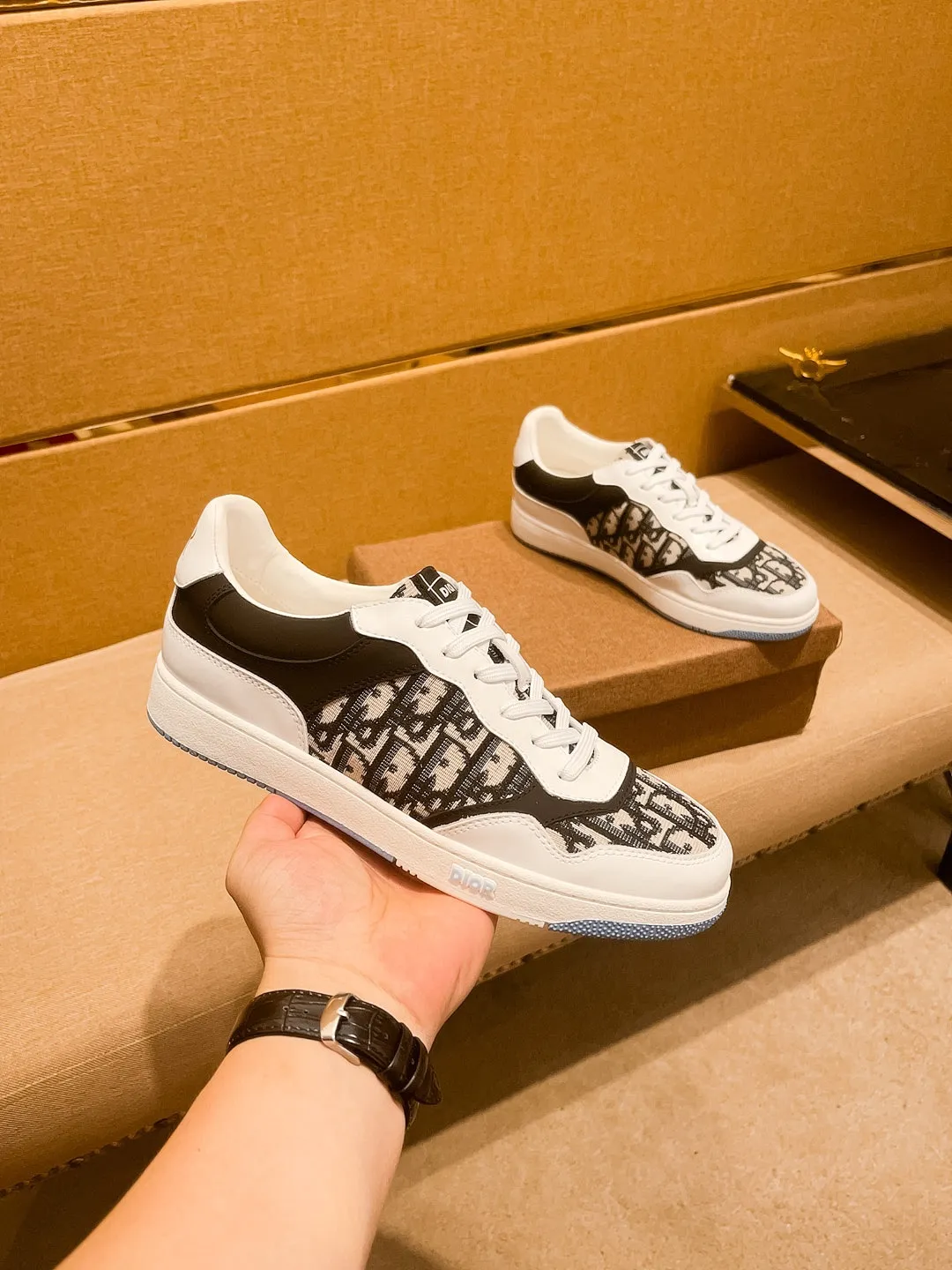 Men's shoes 💰 420💰【Dior】🔥 High-end men's shoes brand official website 1:1 latest masterpiece: the upper is made of Italian imported first-layer cowhide with a comfortable and breathable lining➕original non-slip and wear-resistant outsole🔥, making walking more convenient and comfortable! An exclusive new model, a stunning work, a beautiful 1:1 replica [color] compared to the official quality! Create a fashionable personality to set off your uniqueness! A must-have for trendy men! Classic🔥Size: 38-44 Color: 🔥Multiple colors available🔥.